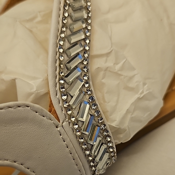 BEBE White Sparkle Girls Thong Sandals NWTs - Picture 4 of 6